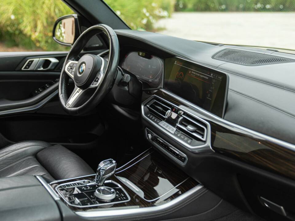 Bild 20/50 von BMW X5 M50d (2019)