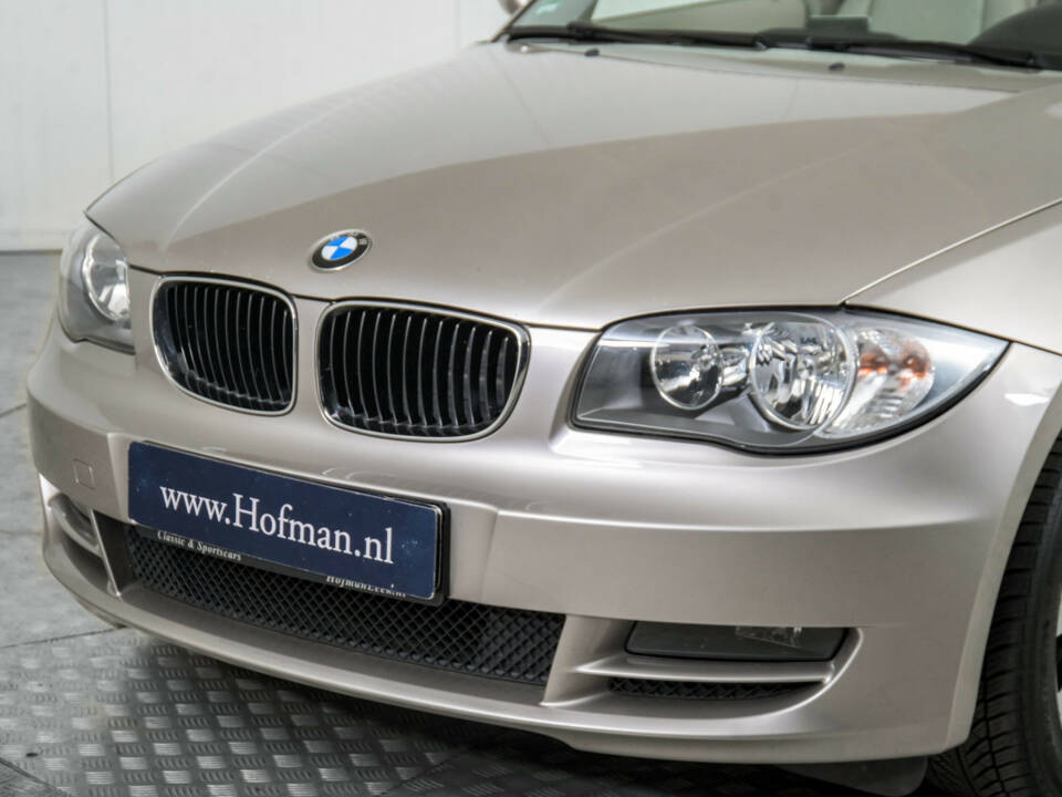 Image 18/50 of BMW 118i (2008)