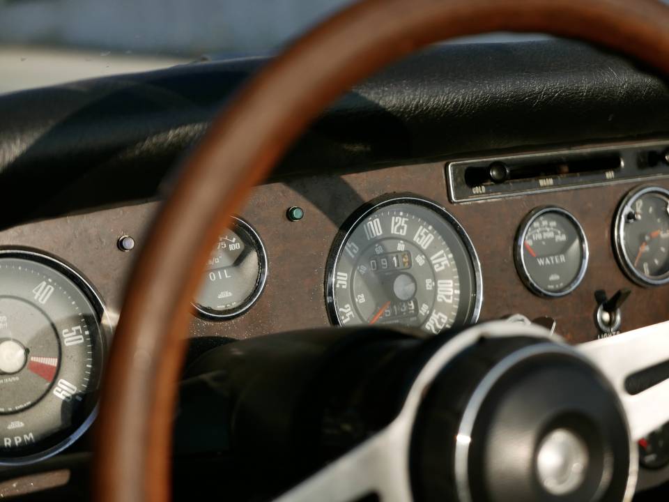 Image 20/37 de Sunbeam Alpine 260 (1965)