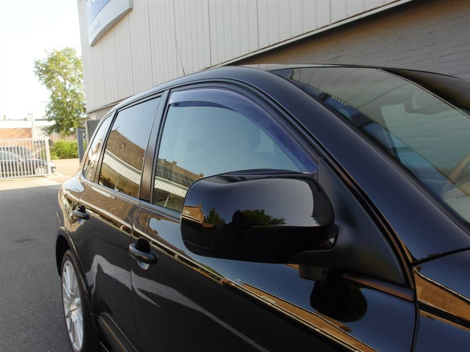 Image 18/98 of Porsche Cayenne GTS (2008)