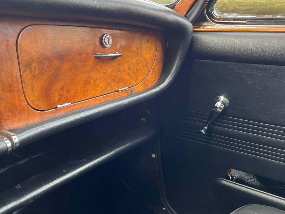 Image 30/51 of Jaguar 420 (1967)