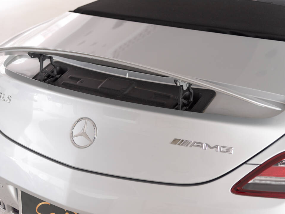 Image 25/48 of Mercedes-Benz SLS AMG Roadster (2012)