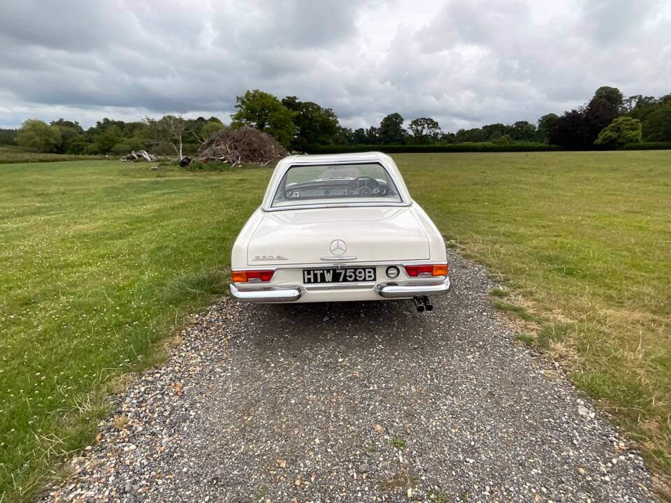 Afbeelding 14/37 van Mercedes-Benz 230 SL (1964)