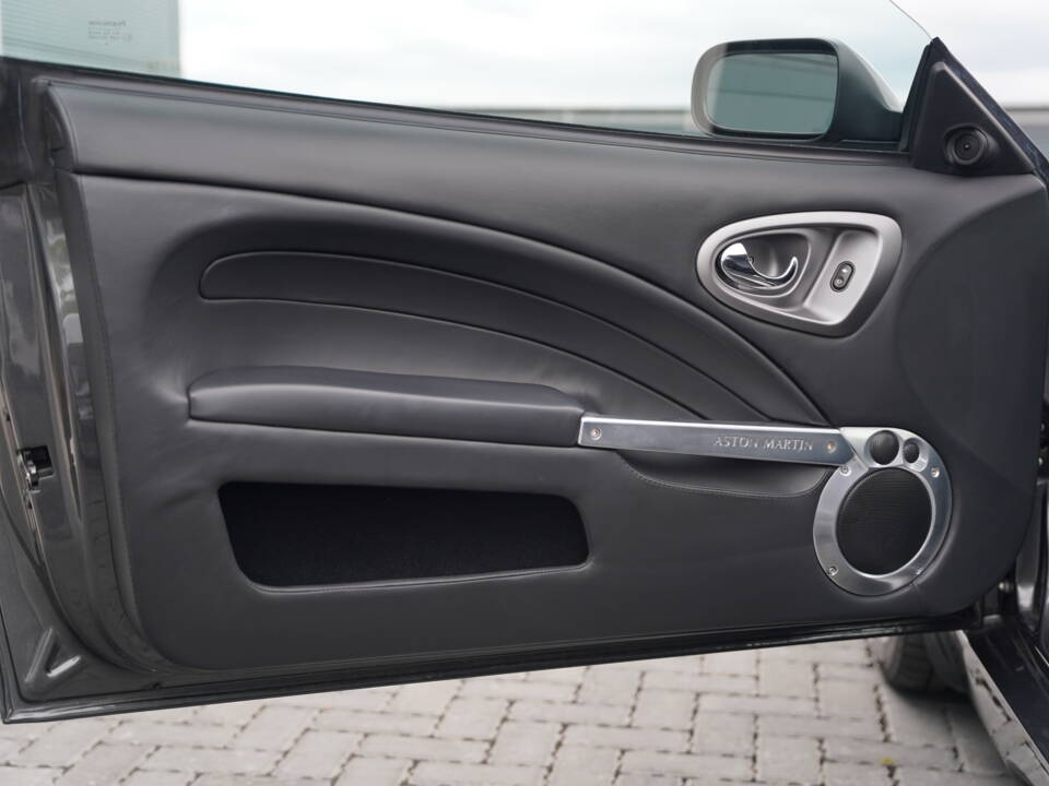 Image 15/50 of Aston Martin V12 Vanquish S (2007)
