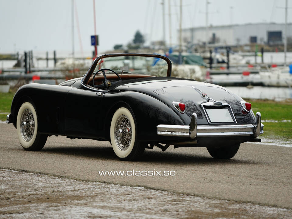 Image 13/15 of Jaguar XK 150 OTS (1958)