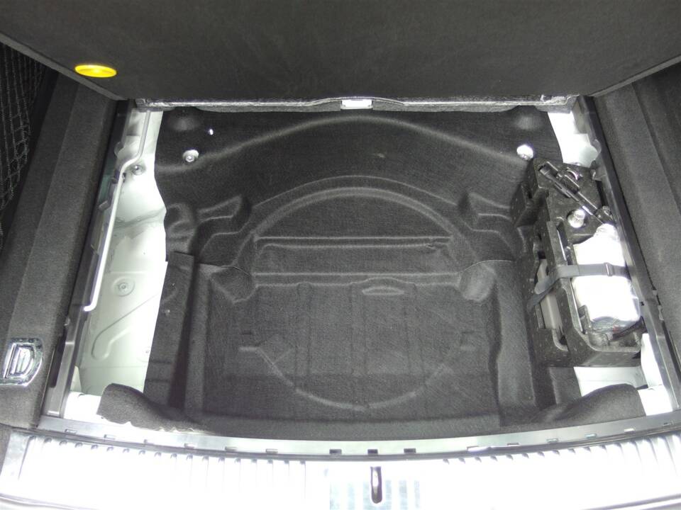 Bild 86/99 von Porsche Cayenne S (2010)