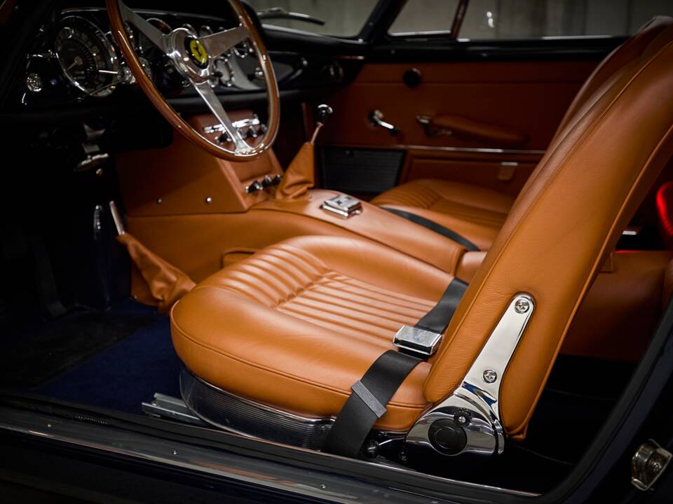 Imagen 55/90 de Ferrari 250 GT 2+2 (1963)