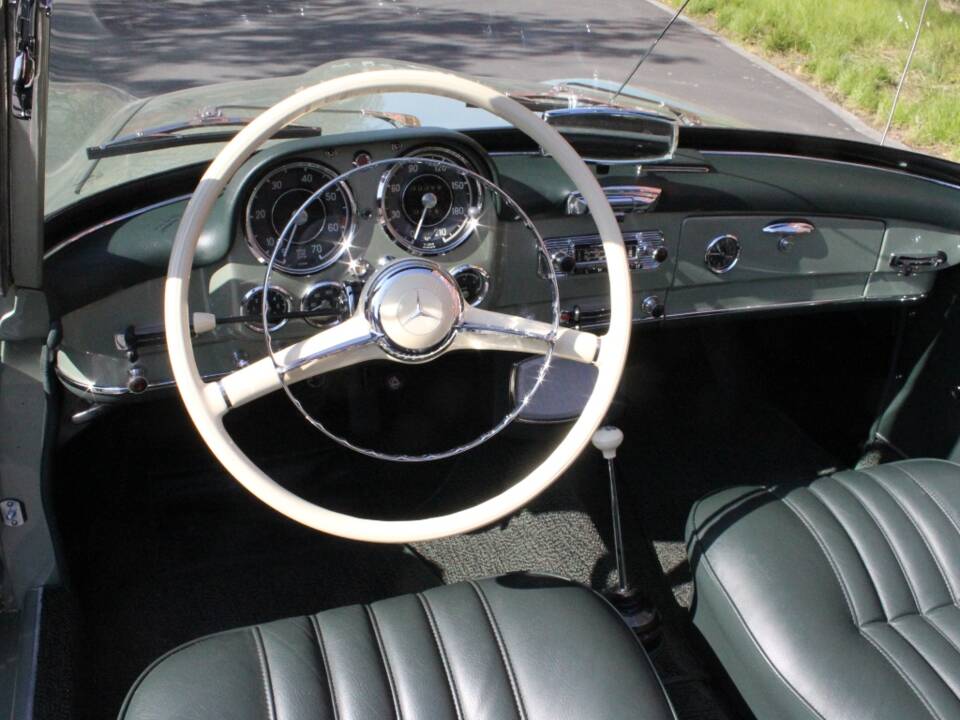 Imagen 8/14 de Mercedes-Benz 190 SL (1963)