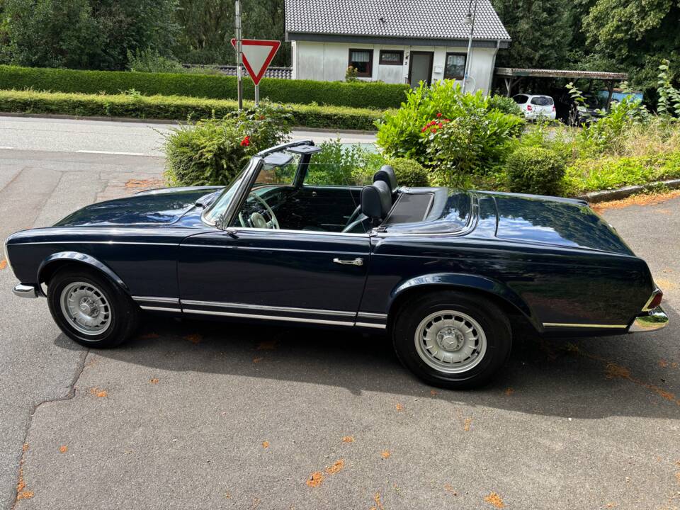 Imagen 2/53 de Mercedes-Benz 230 SL (1965)
