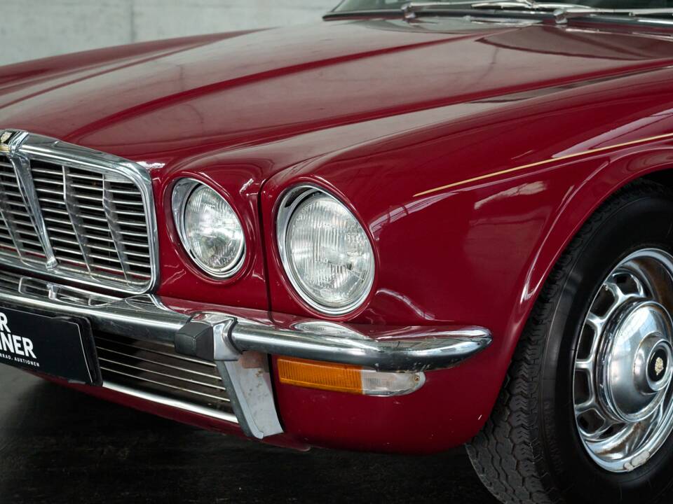 Bild 4/50 von Jaguar XJ 6 L 4.2 (1974)