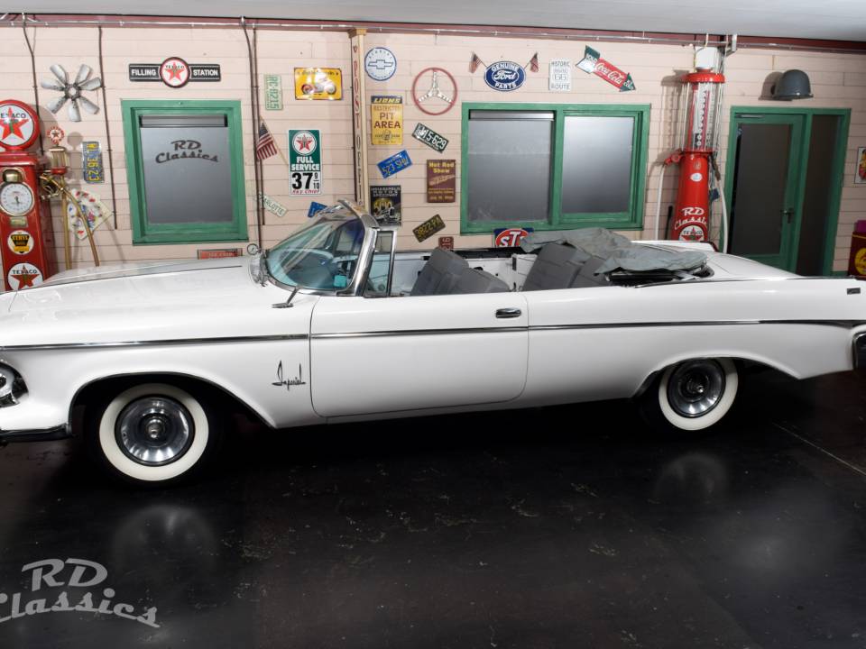 Image 3/41 of Imperial Crown Convertible (1963)