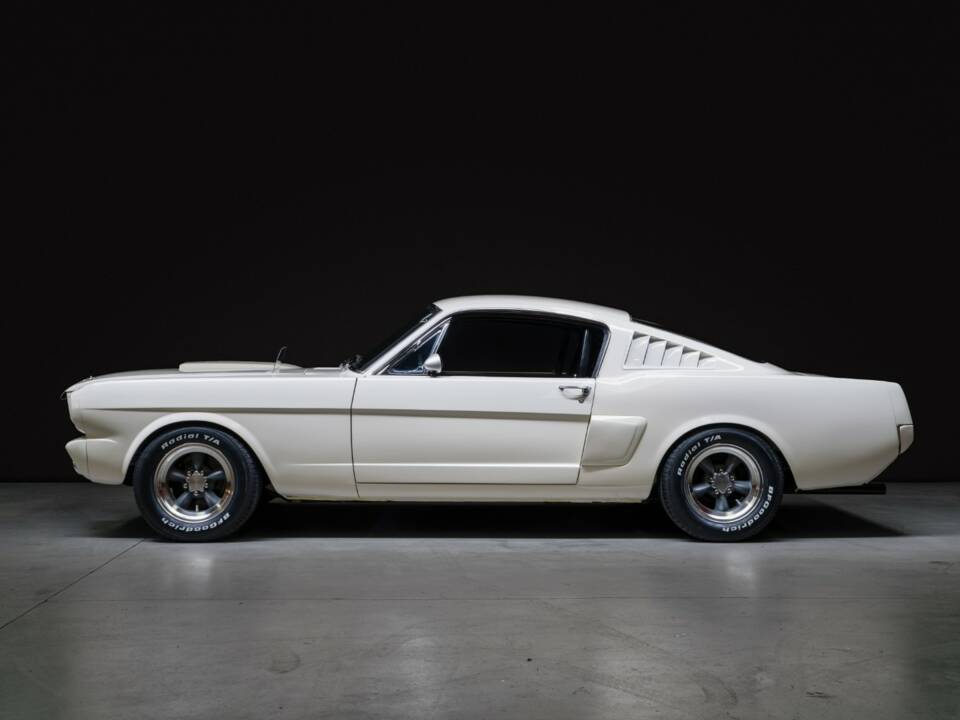 Image 2/22 of Ford Shelby GT 350 (1965)