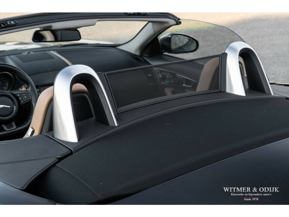 Image 31/38 of Jaguar F-Type S (2014)