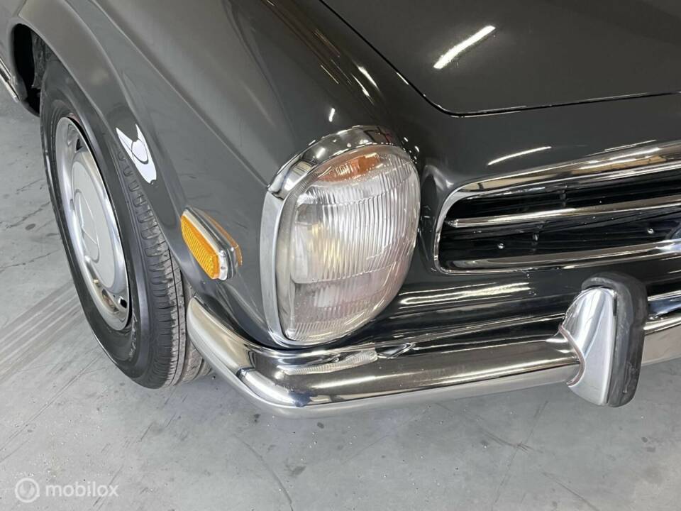 Image 23/40 of Mercedes-Benz 280 SL (1970)
