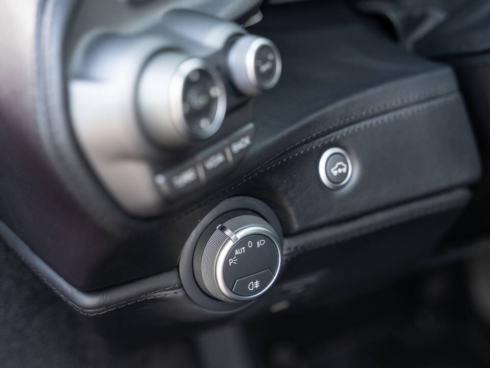 Immagine 40/85 di Ferrari 488 GTB (2015)