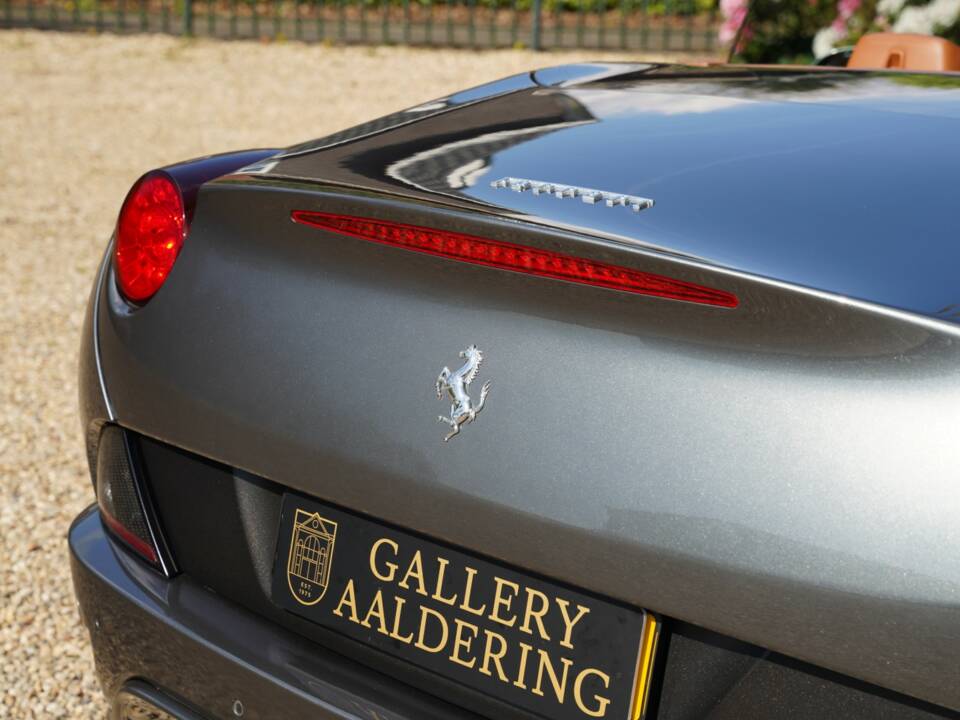 Bild 25/50 von Ferrari California (2010)
