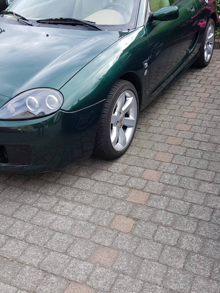 Image 1/4 of MG TF 135 (2002)