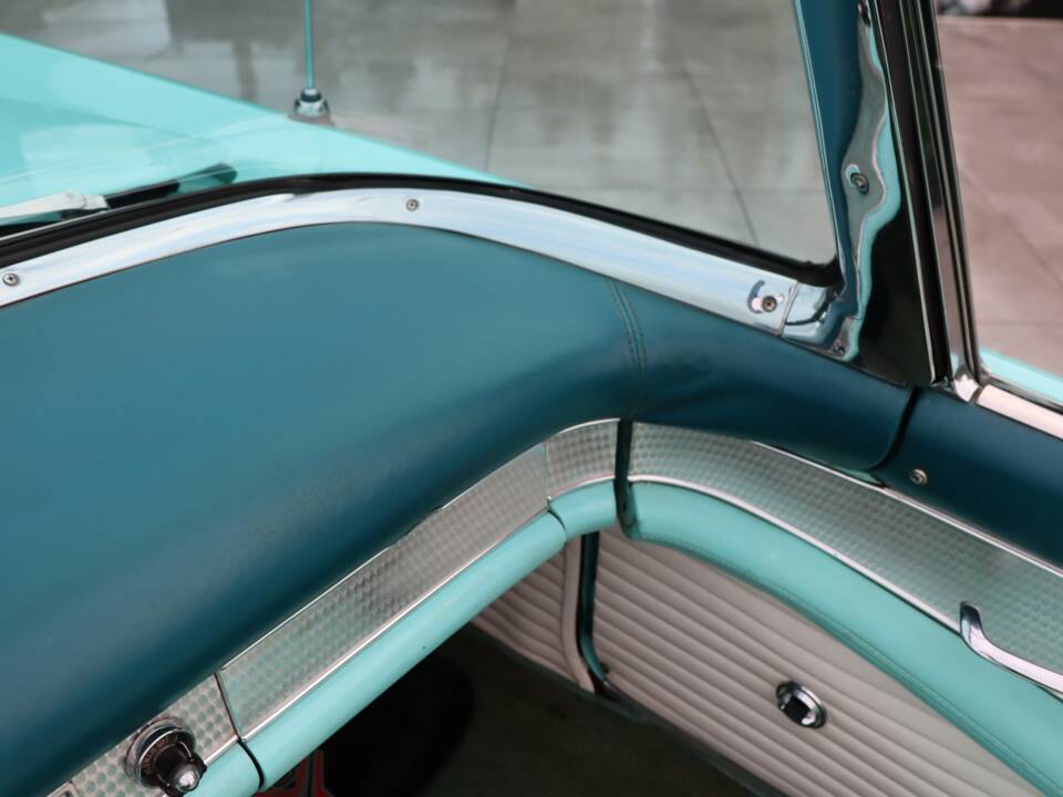 Bild 44/50 von Ford Thunderbird (1955)