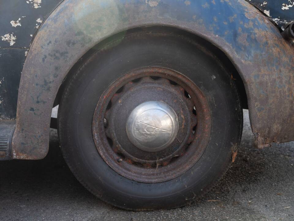 Image 13/134 of Ford V8 (1937)