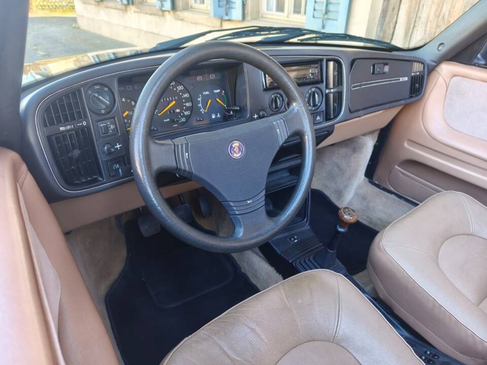 Image 14/24 of Saab 900 2.1 i 16V (1991)