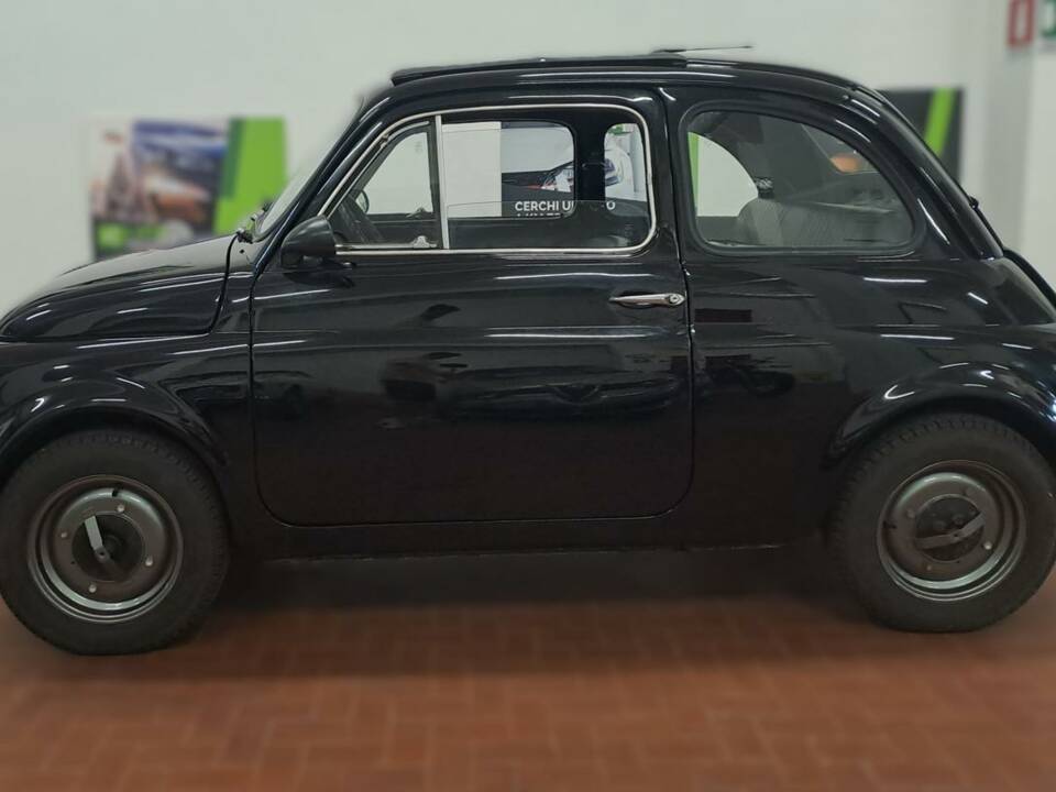 Image 2/31 of FIAT 500 L (1971)