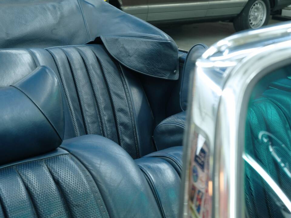 Image 43/50 of Mercedes-Benz 280 SE 3,5 (1970)