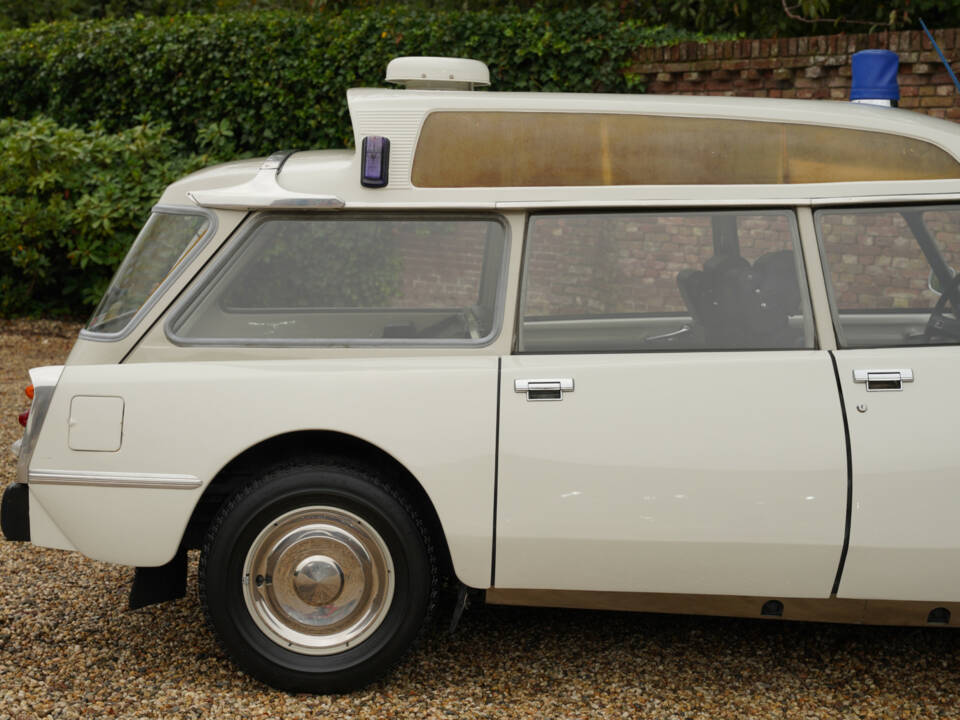 Image 37/50 of Citroën DS 20 Familiale (1973)