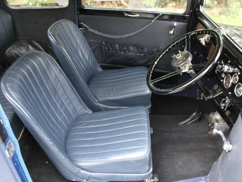 Image 8/17 of Austin 7 Saloon (1933)