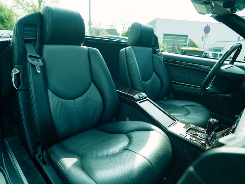 Image 22/30 of Mercedes-Benz SL 600 6.0 AMG (1996)