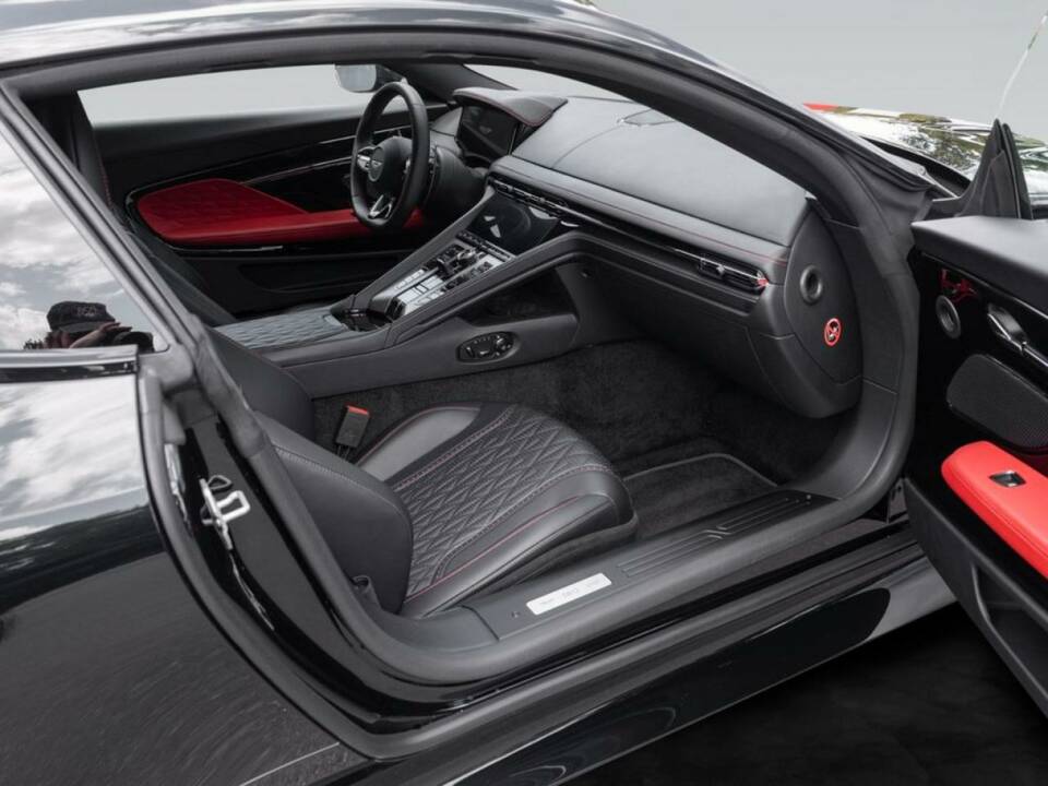 Bild 6/16 von Aston Martin DB12 (2023)