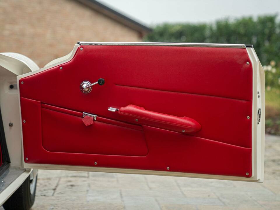 Bild 39/50 von Alfa Romeo Giulia Sprint Speciale (1964)