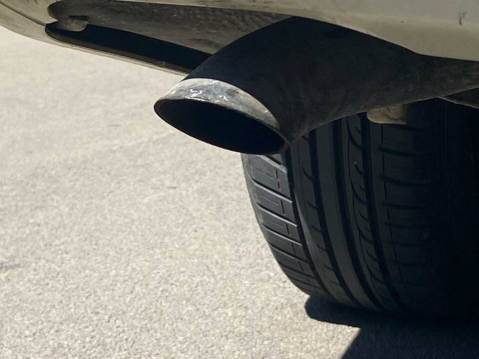 Image 18/48 of Mercedes-Benz E 200 (1991)