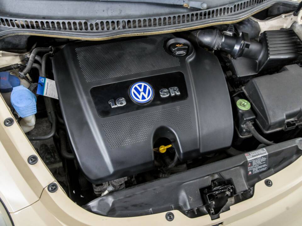 Bild 38/50 von Volkswagen New Beetle 1.6 (2003)