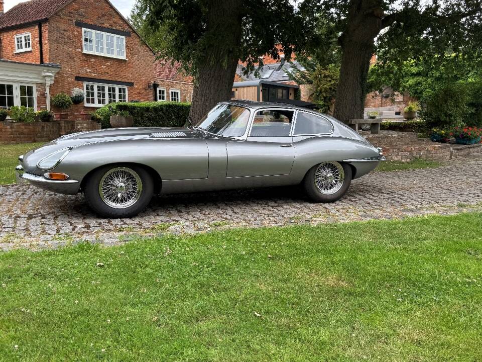 Image 10/30 de Jaguar Type E 4.2 (1965)