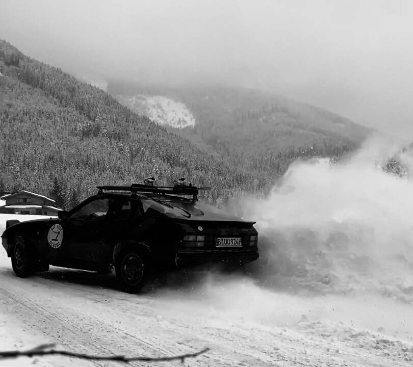 Image 21/44 of Porsche 924 S (1986)
