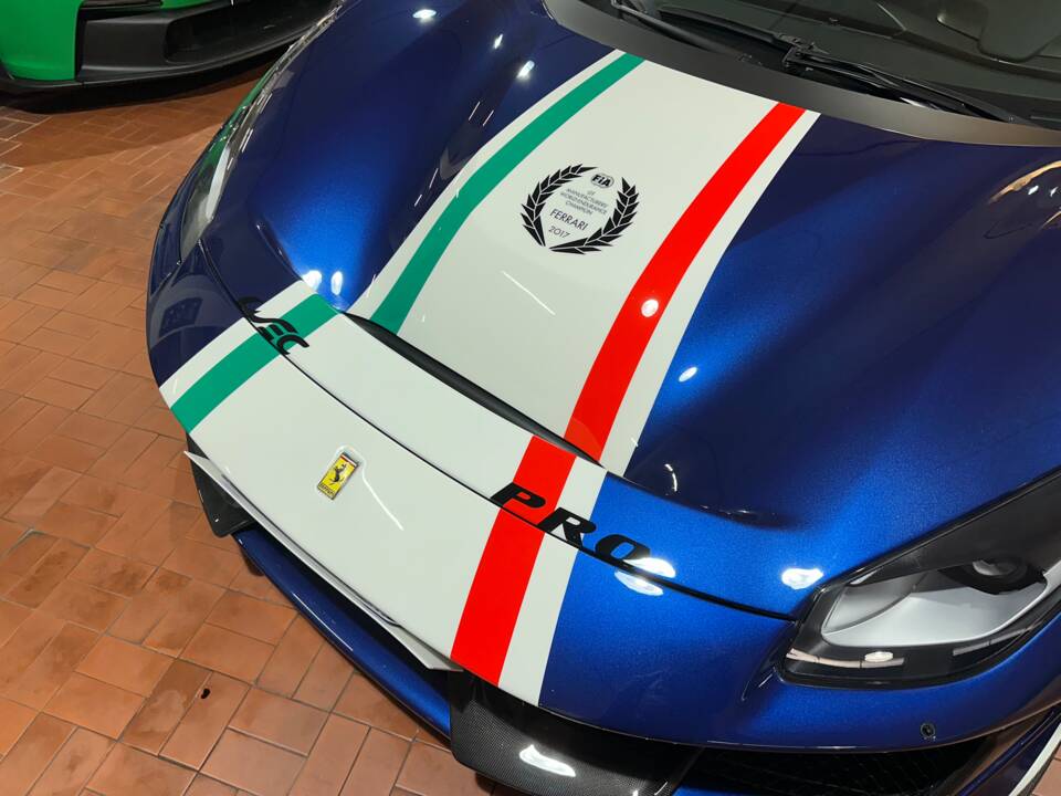 Afbeelding 16/25 van Ferrari 488 Pista (2020)