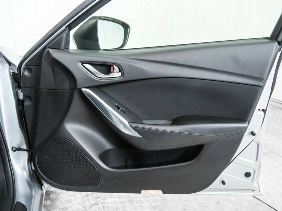 Imagen 36/50 de Mazda 6 Sport Kombi 2.0 Skyactiv-G (2016)