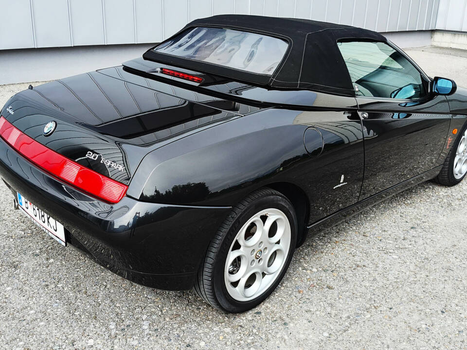 Bild 12/68 von Alfa Romeo Spider 2.0 Twin Spark 16V (2001)