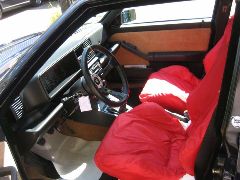 Immagine 38/66 di Lancia Delta HF Integrale Evoluzione II (1993)