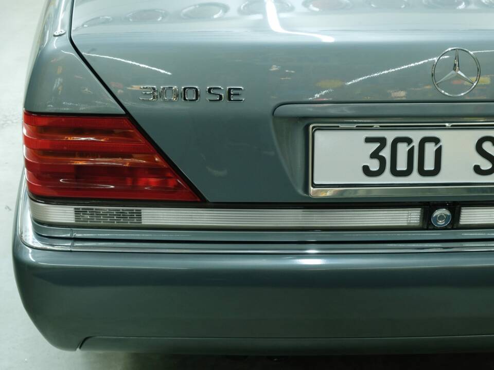 Bild 10/50 von Mercedes-Benz 300 SE (1992)
