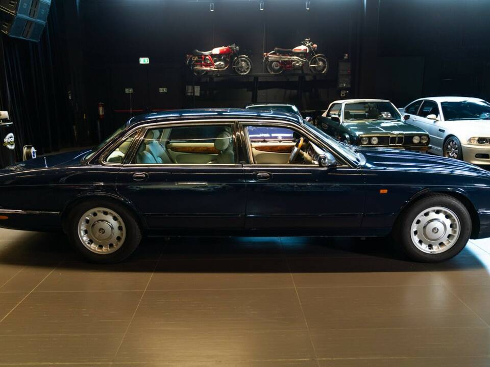 Bild 8/50 von Daimler Super V8 (1997)