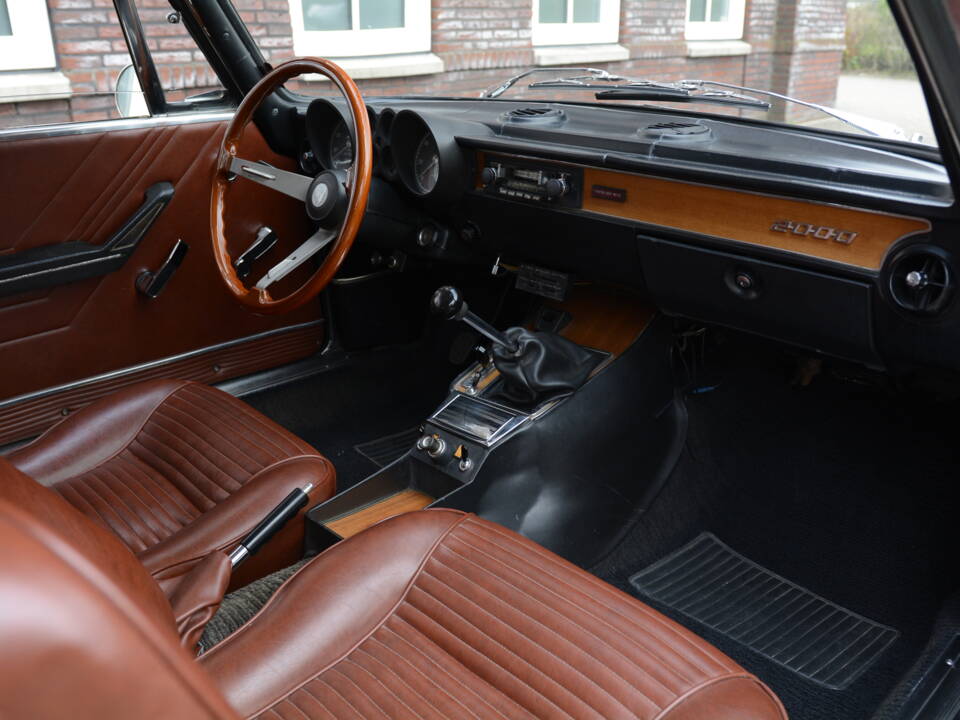 Image 15/22 de Alfa Romeo 2000 GT Veloce (1974)