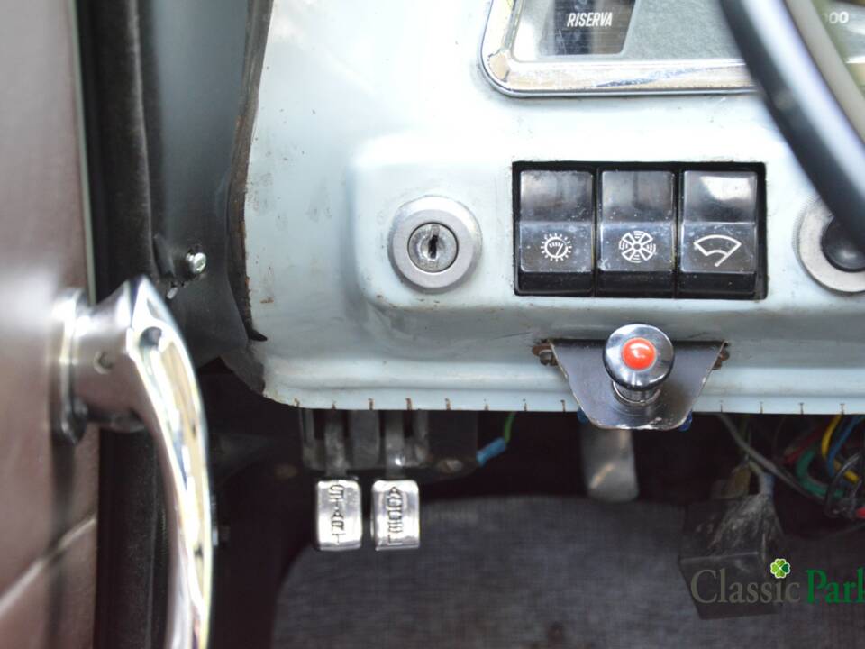Image 33/50 de Alfa Romeo Giulia 1300 (1967)