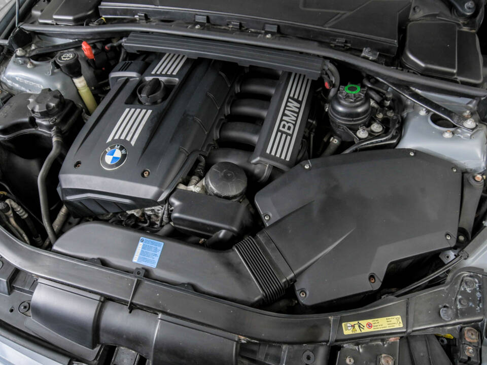 Imagen 40/50 de BMW 325i (2007)