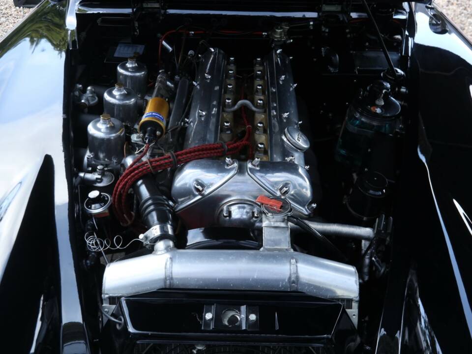 Image 4/50 of Jaguar XK 150 3.4 S OTS (1958)