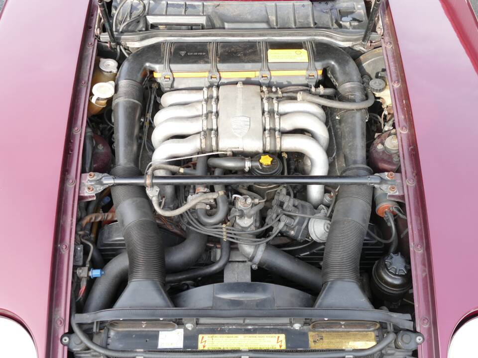 Image 7/18 of Porsche 928 S (1982)