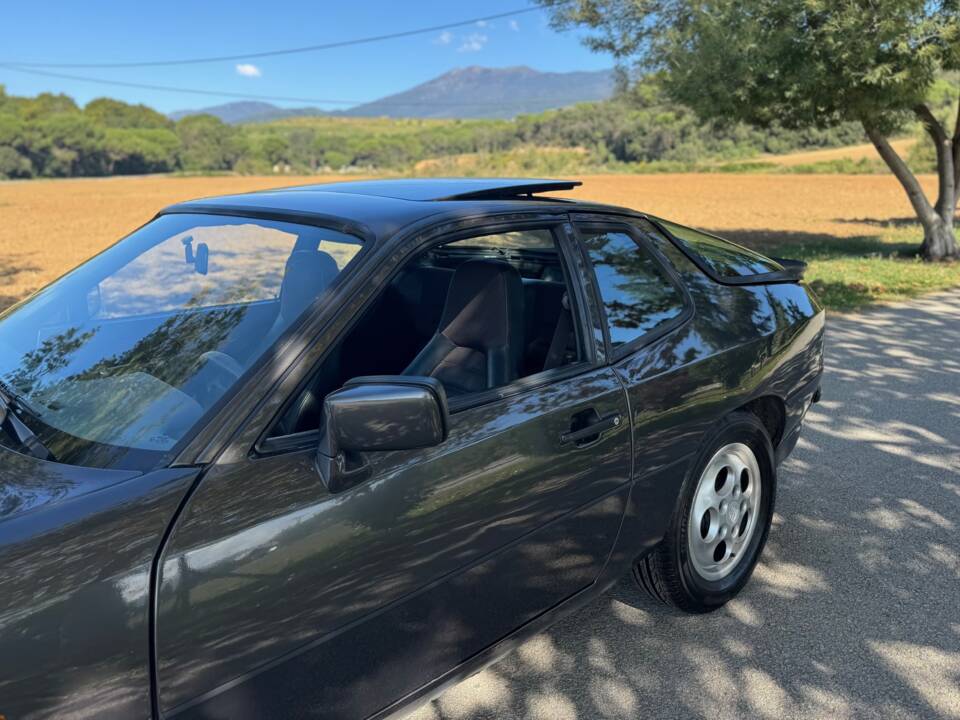 Image 31/35 of Porsche 924 S (1986)