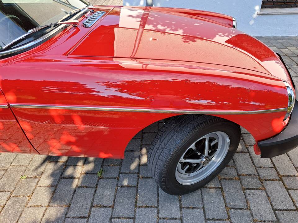 Front right fender