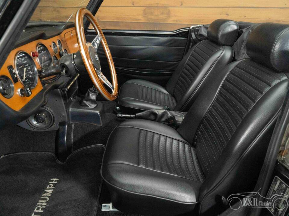 Image 11/19 of Triumph TR 6 (1971)