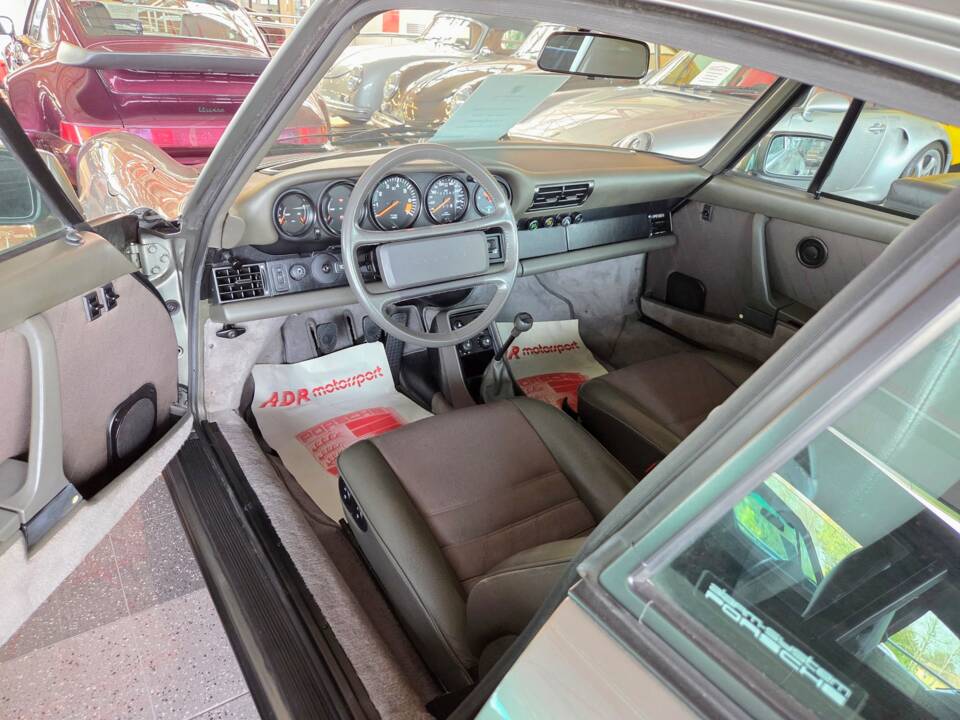 Bild 6/27 von Porsche 911 Carrera 3.2 (1987)